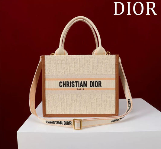 Dior Book Tote Raffia Medium