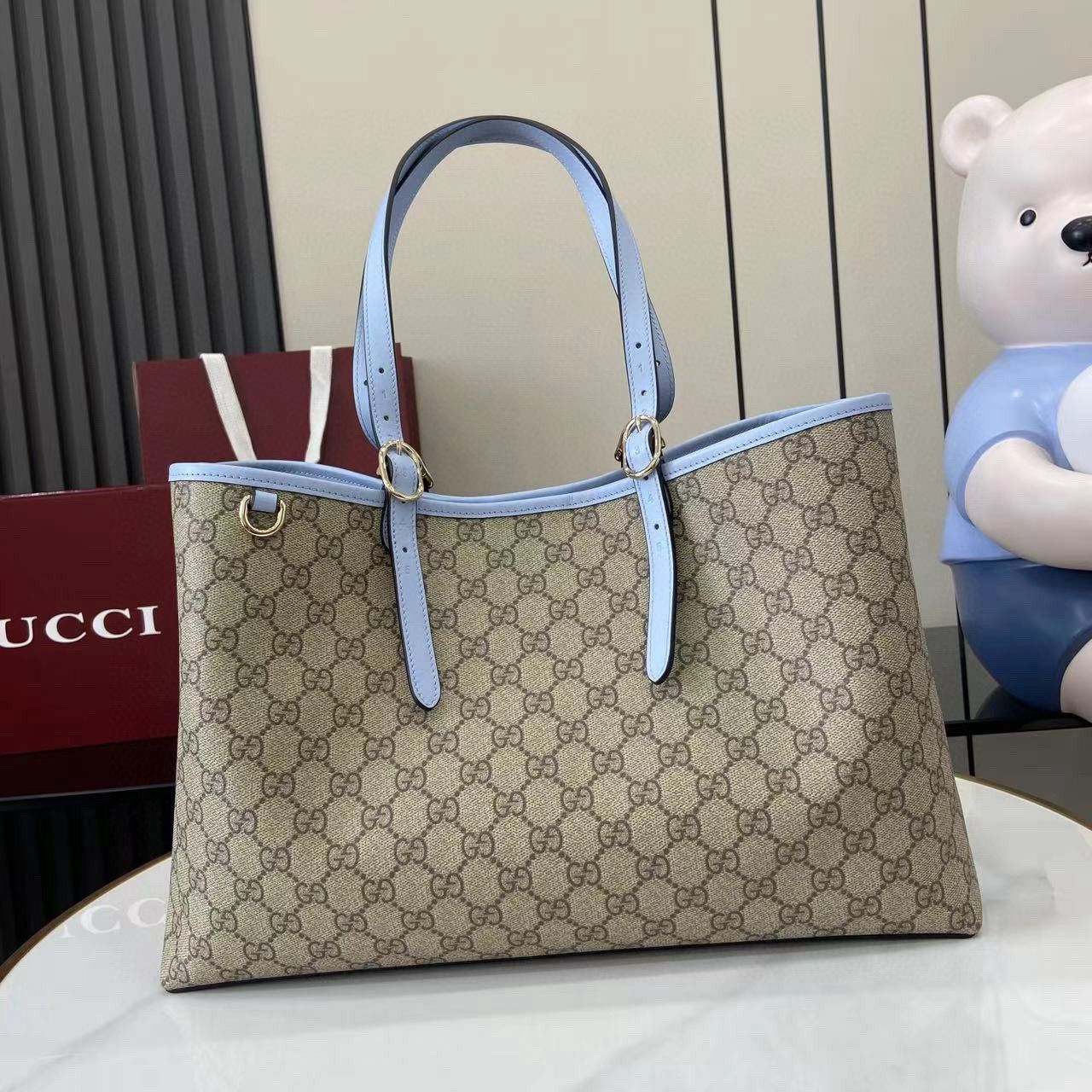 Gucci Emblem Large Tote bag