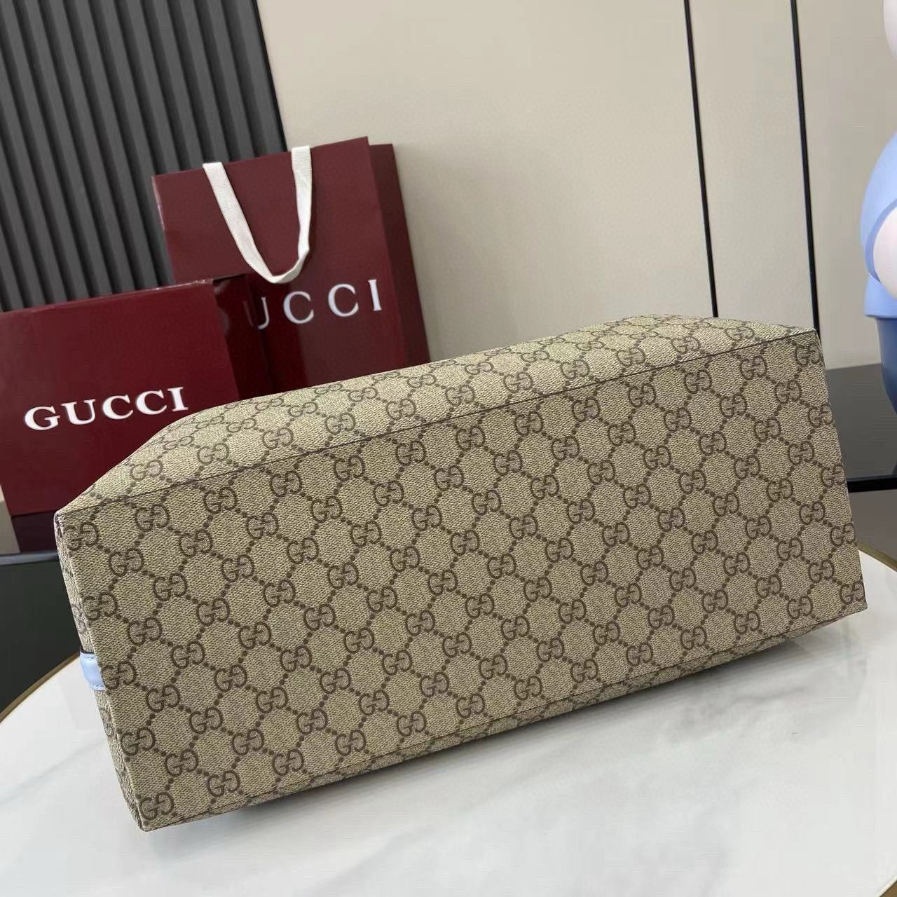 Gucci Emblem Large Tote bag
