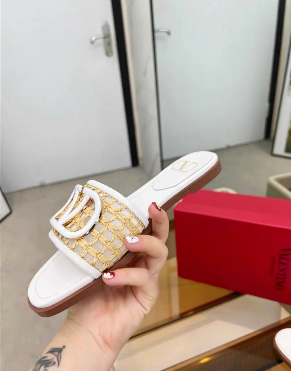 Valentino Slides