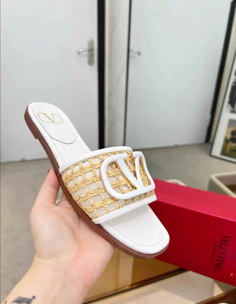 Valentino Slides