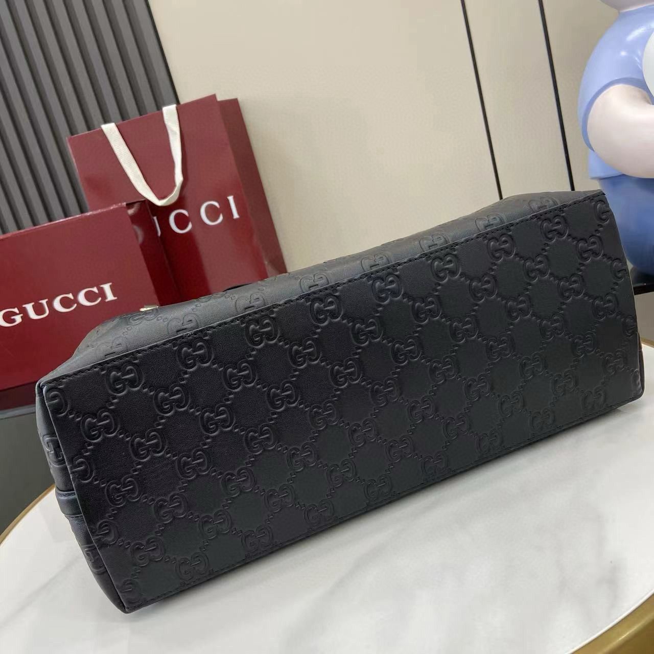 Gucci GG Emblem leather large tote bag