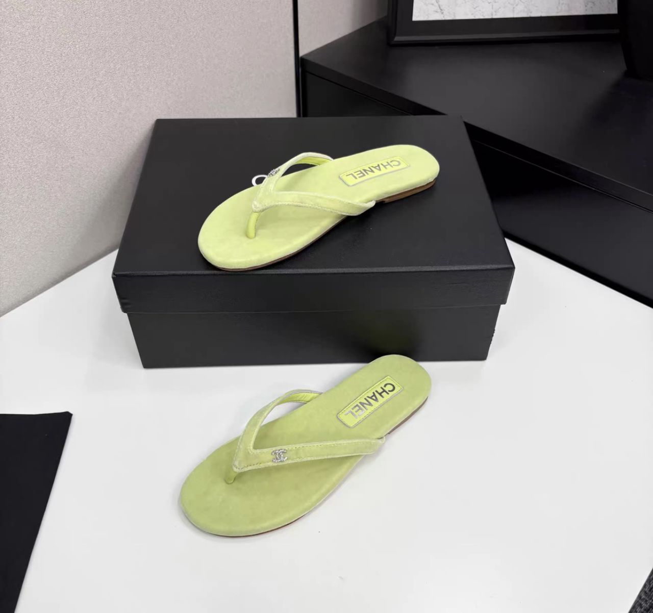 Chanel Slides
