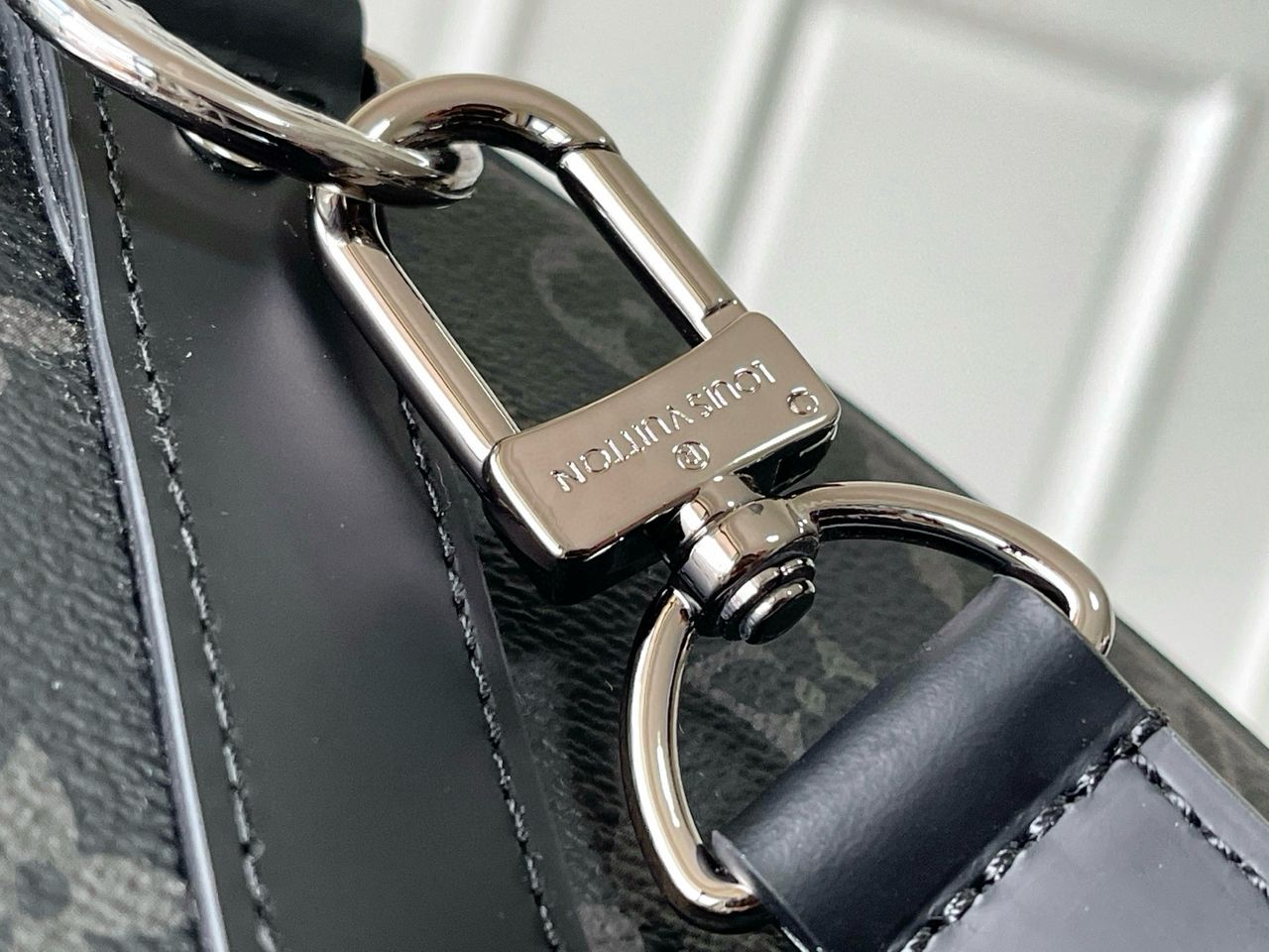 Louis Vuitton Keepall Bandoulière 55 Monogram Eclipse