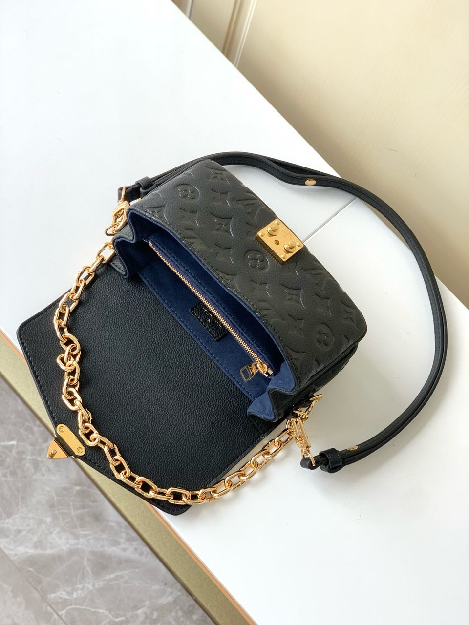 Louis Vuitton Pochette Metis East West