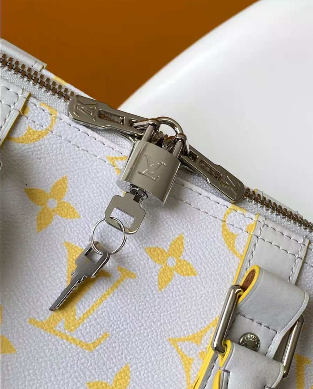 Louis Vuitton Keepall Bandoulière 50