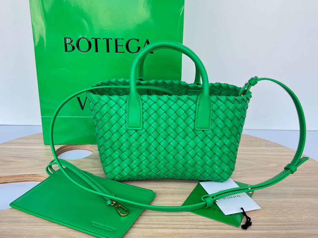 Bottega Veneta Mini Cabat