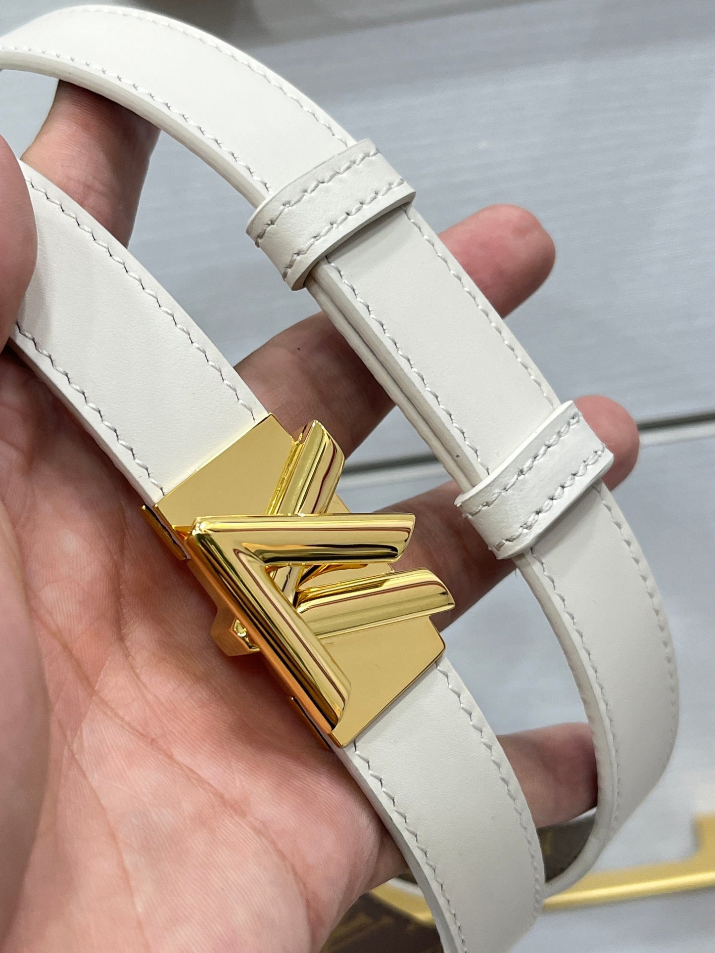 Louis Vuitton Reversible Belt twist