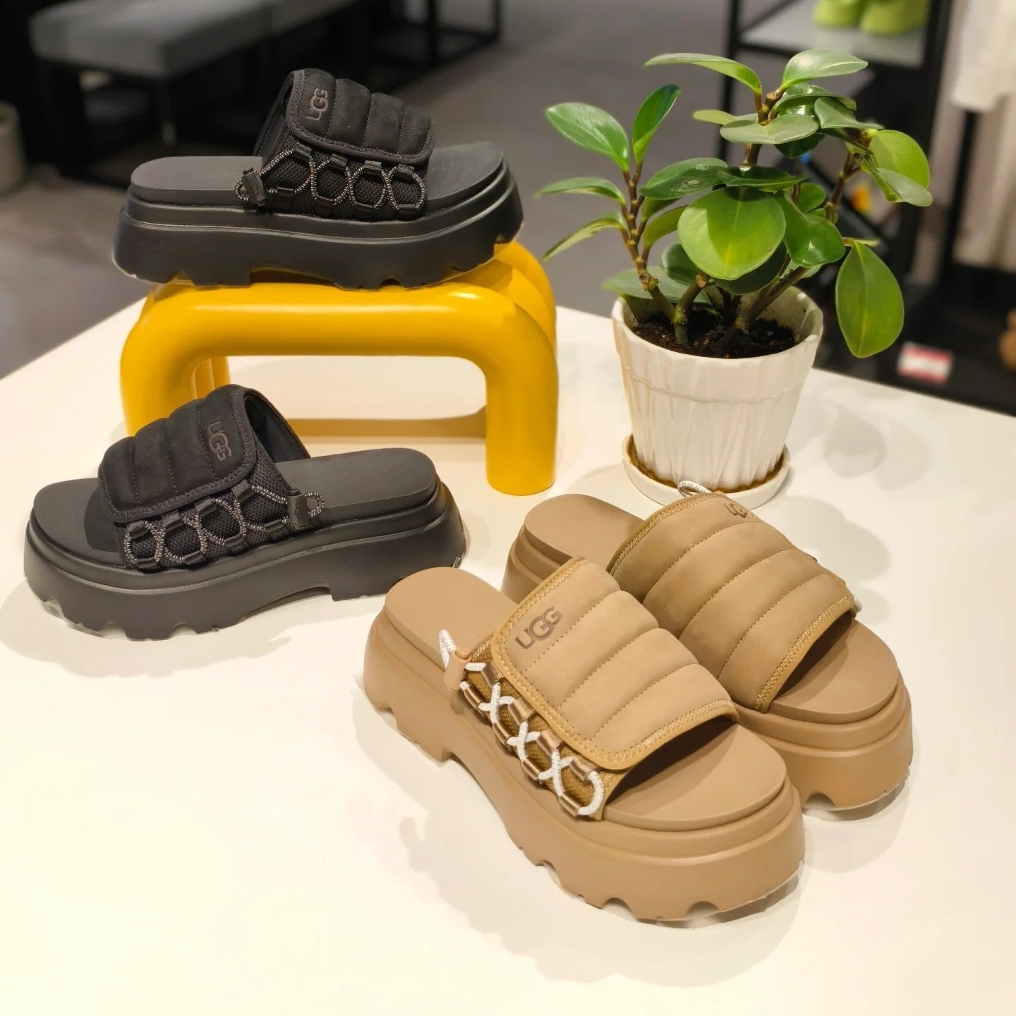 UGG Callie platform sandal