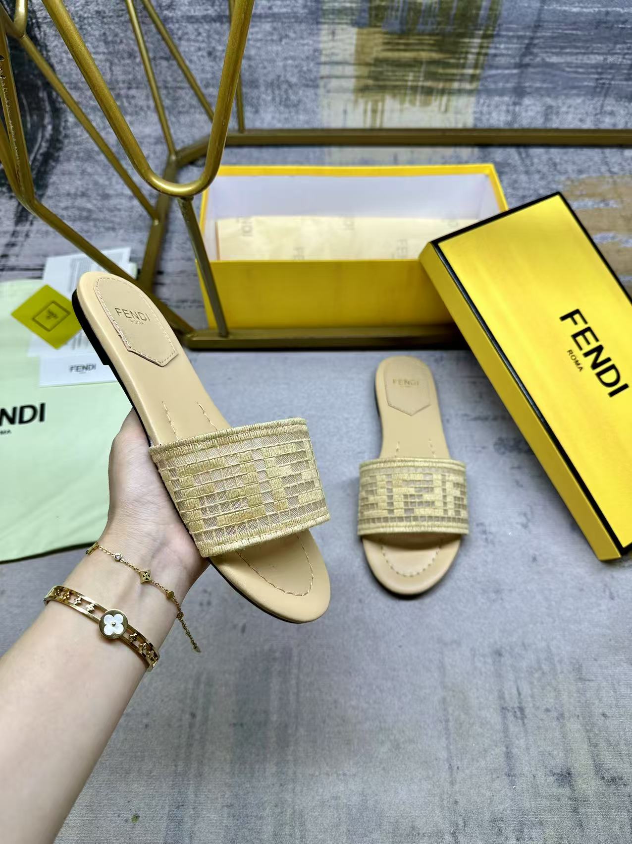 Fendi Slides