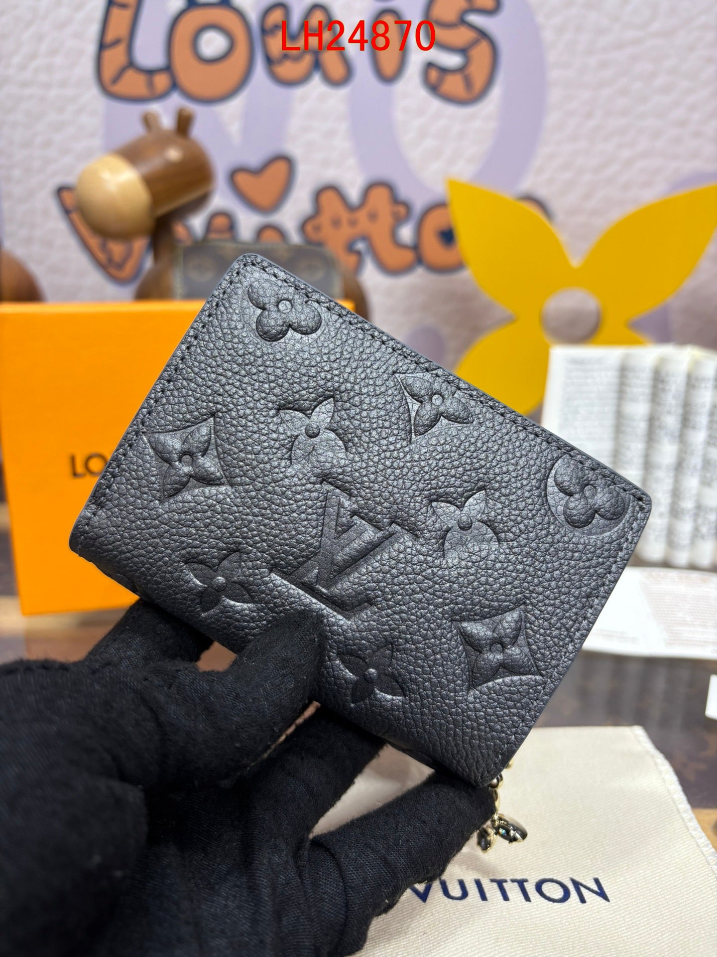 Louis Vuitton Clea Wallet Ski collection