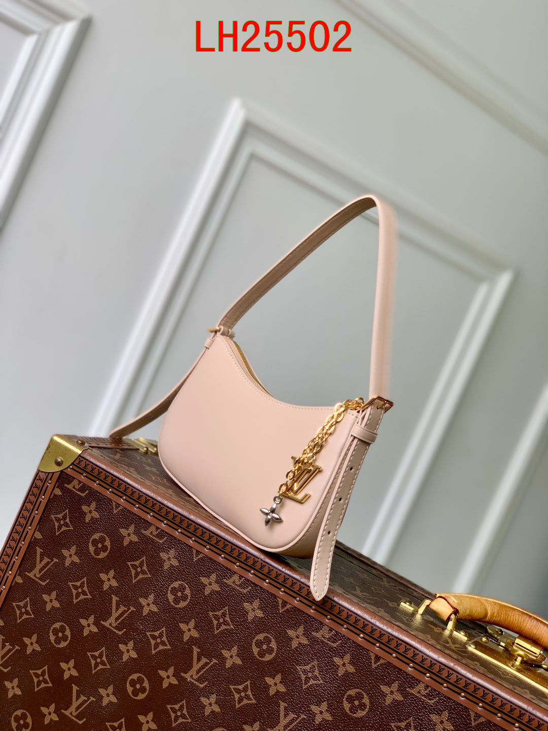 Louis Vuitton Pochette LV Bloom