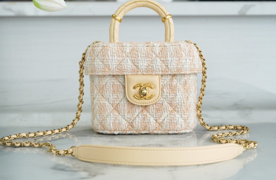 Chanel 23s Top handle Tweed