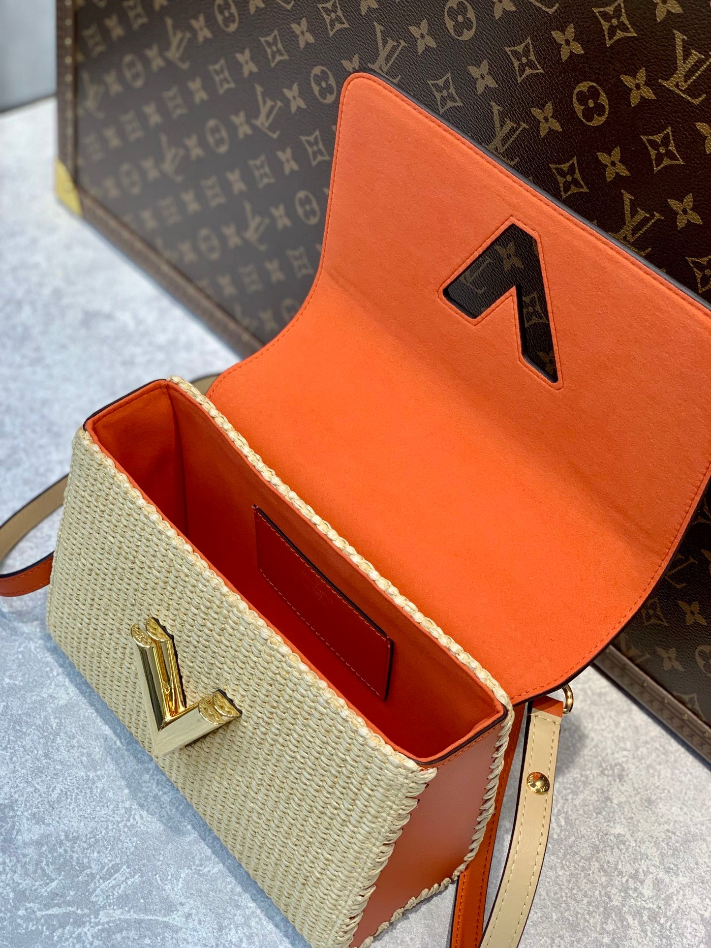 Louis Vuitton Twist with straw