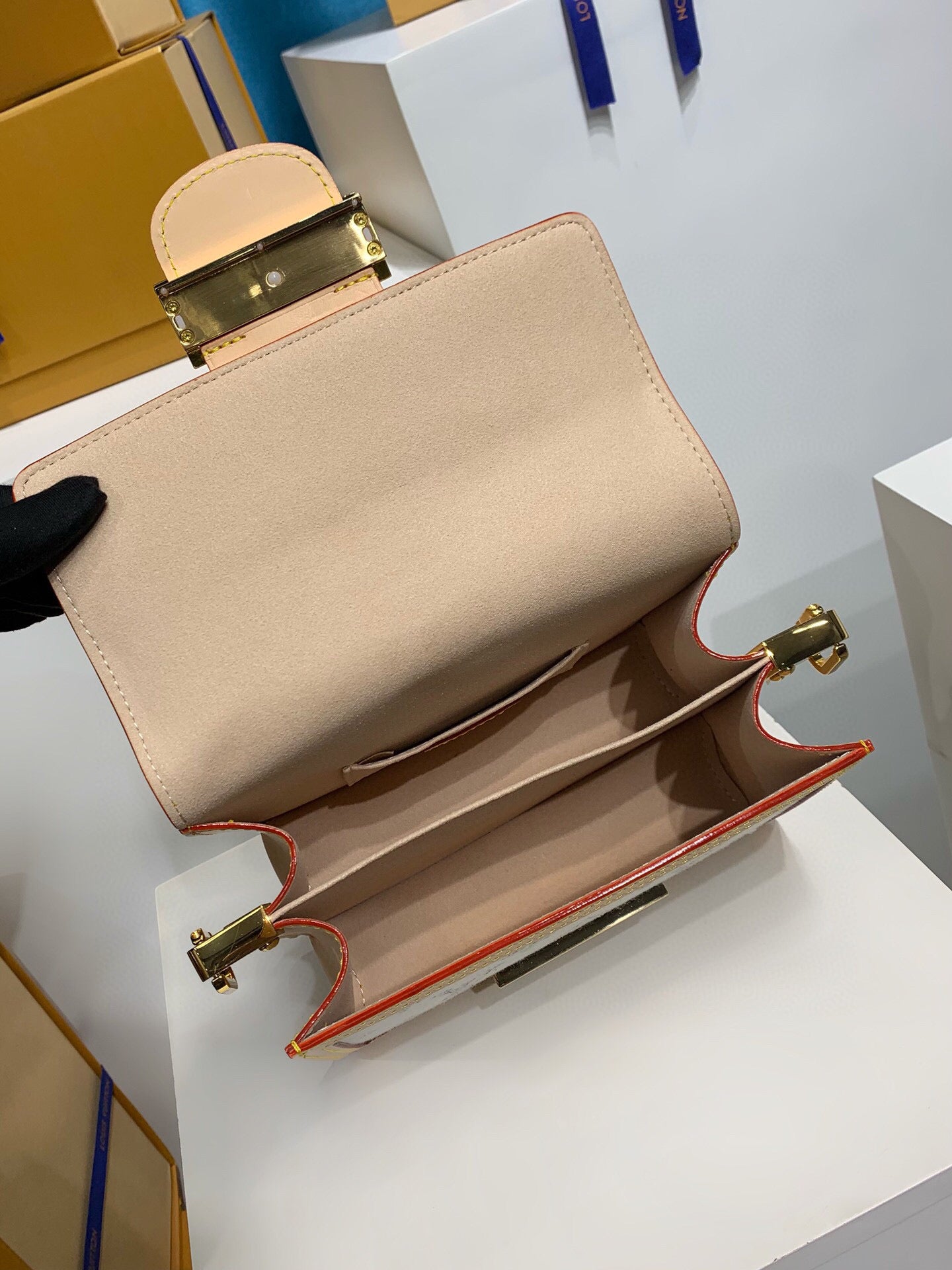 Louis Vuitton Mini Dauphine