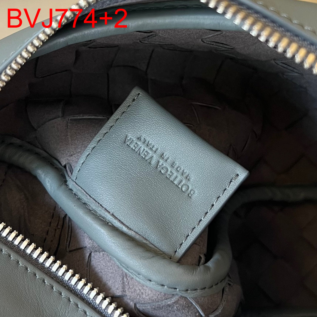 Bottega Veneta Small Intrecciato Camera Bag