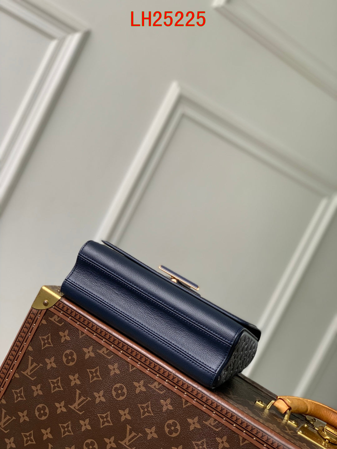 Louis Vuitton Twist MM Slim Harmony collection