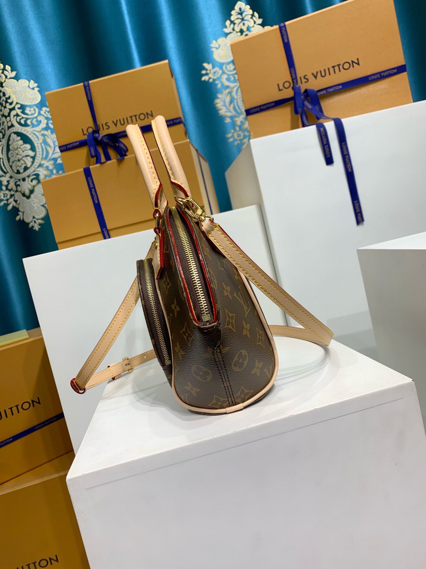 Louis Vuitton ELLIPSE PM