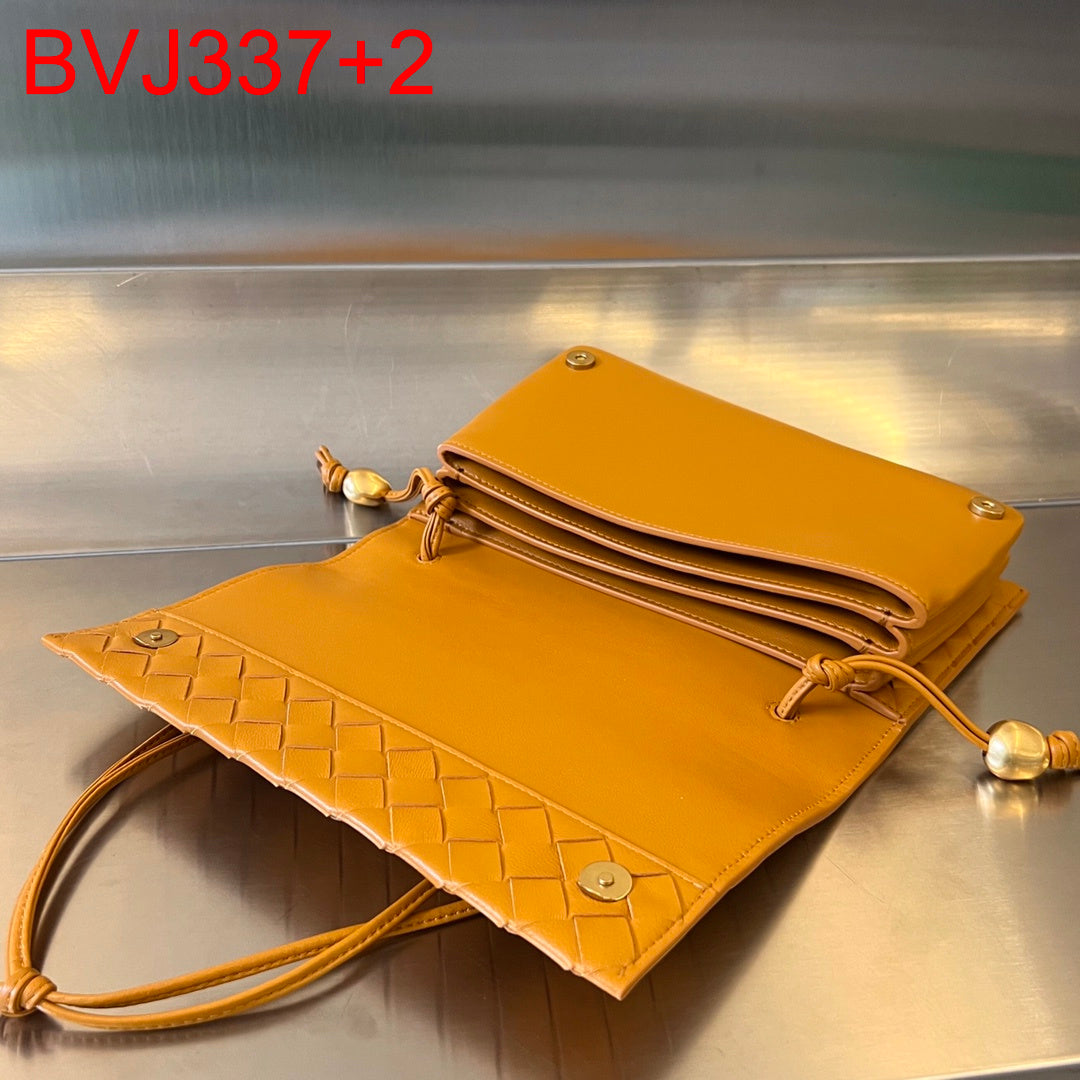 Bottega Veneta TRIO POUCH ON STRAP