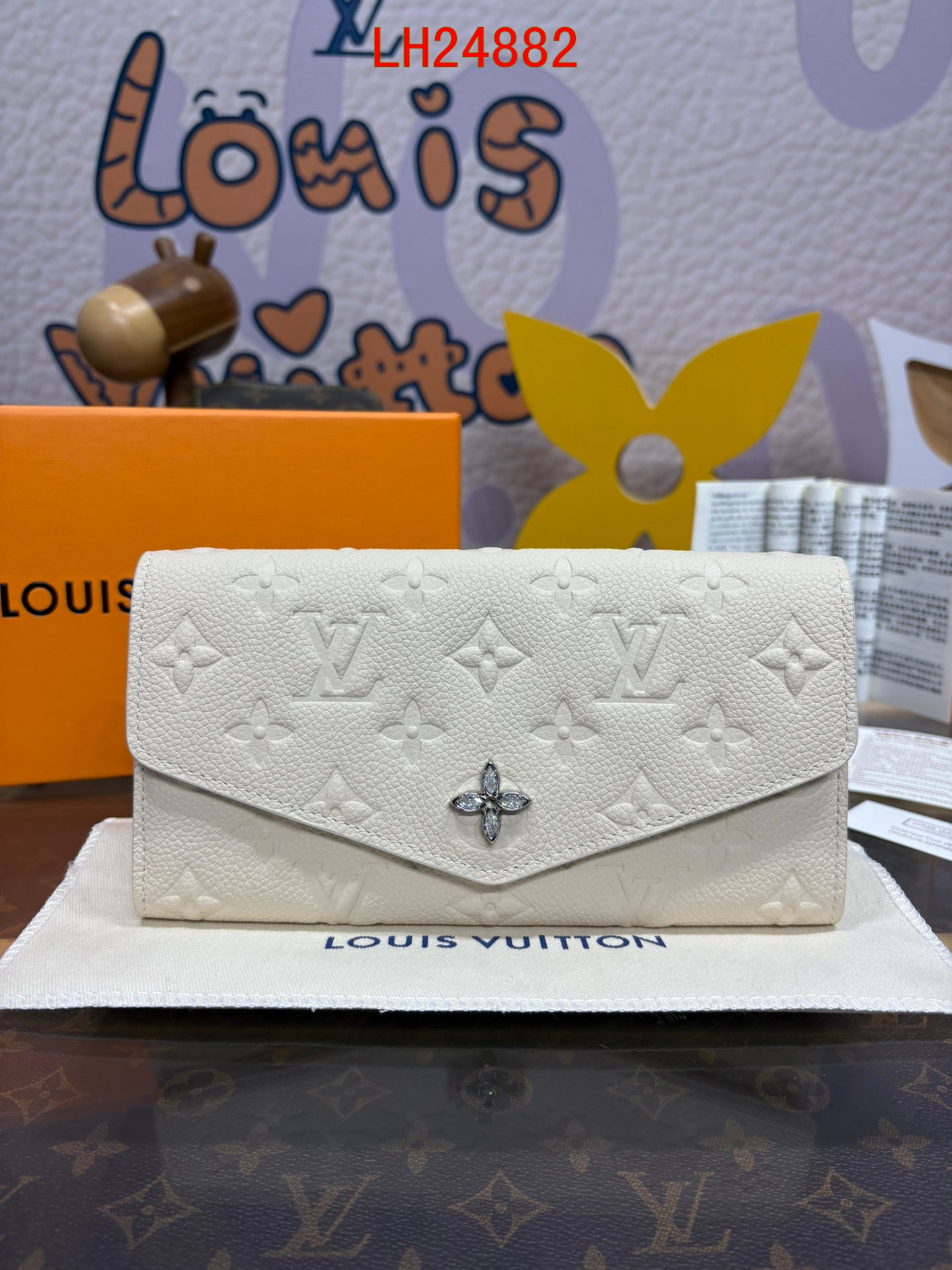 Louis Vuitton Sarah Wallet Ski collection