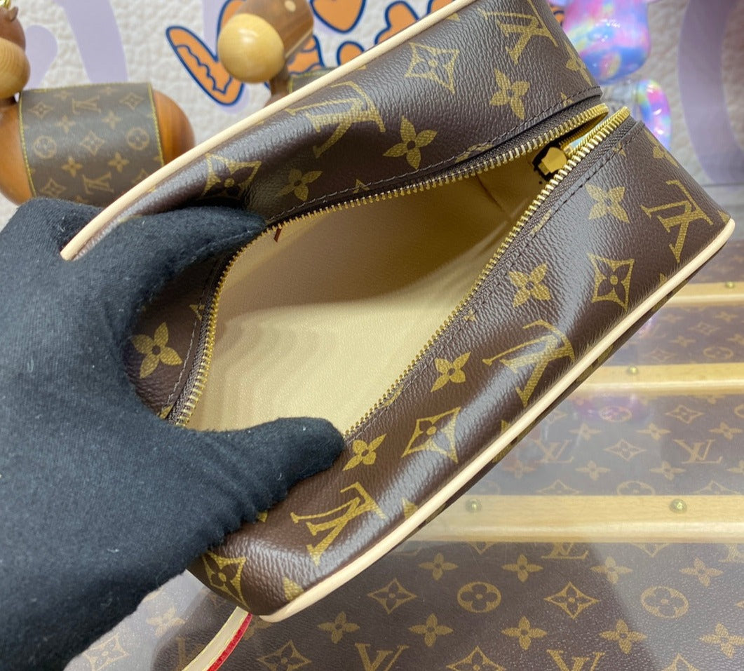 Louis Vuitton Locker Dopp Kit Monogram