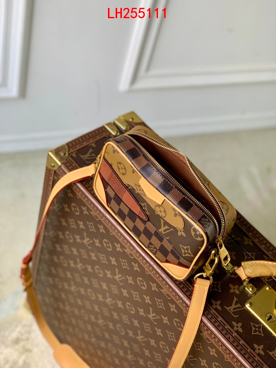 Louis Vuitton Trocadéro Wearable Wallet