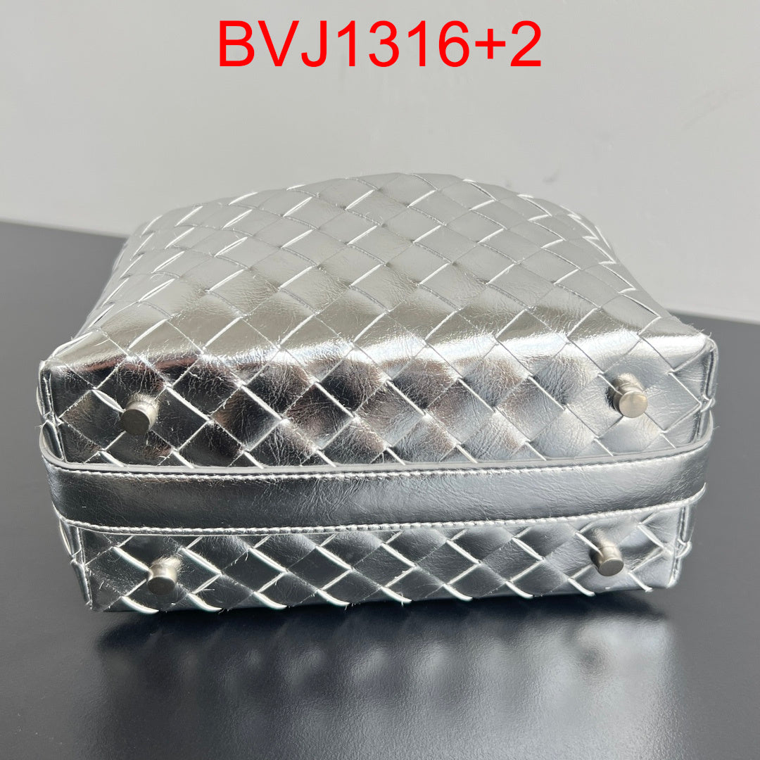 Bottega Veneta Mini Wallace bag