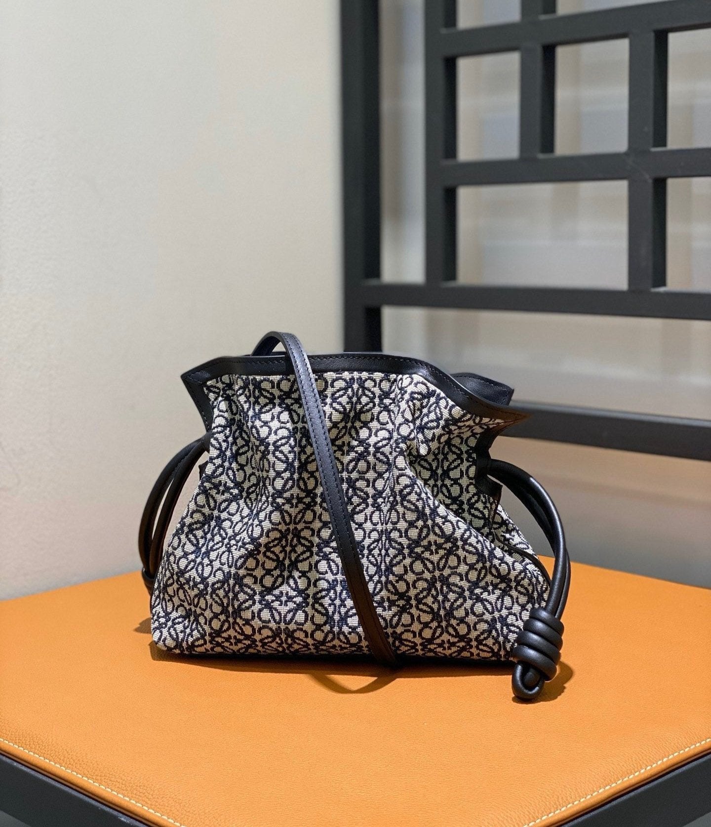 Loewe Flamenco