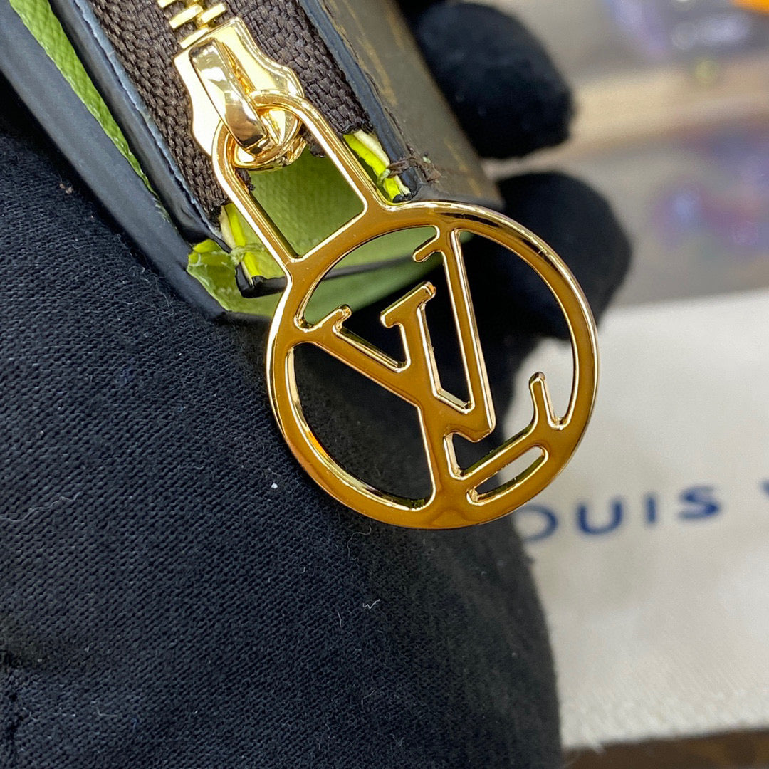 Louis Vuitton Lisa Wallet