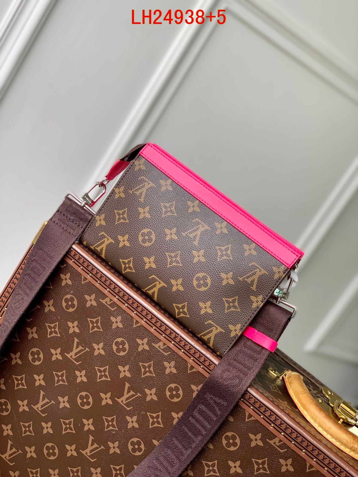 Louis Vuitton Alpha Wearable bag