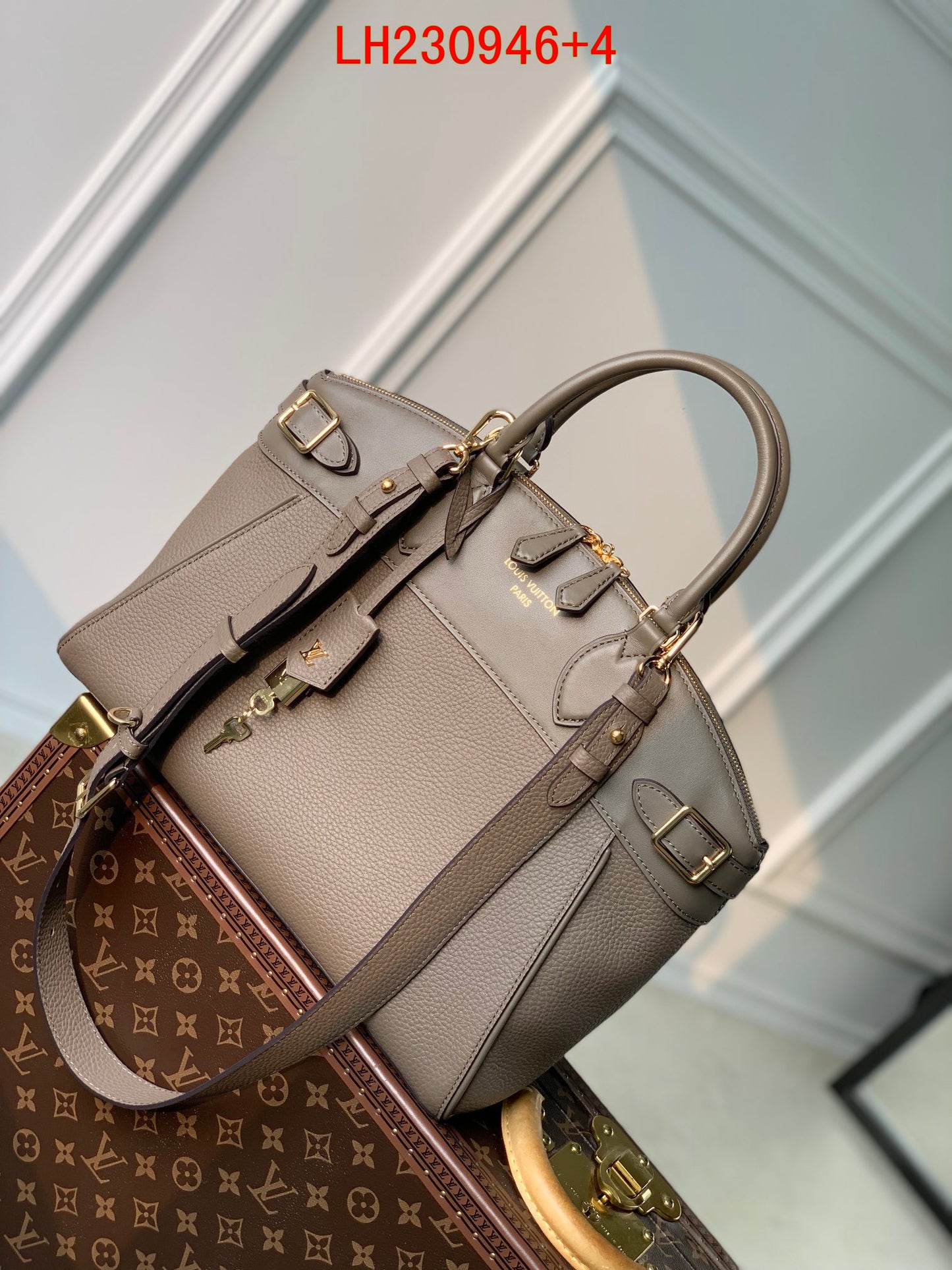 Louis Vuitton Lock It MM