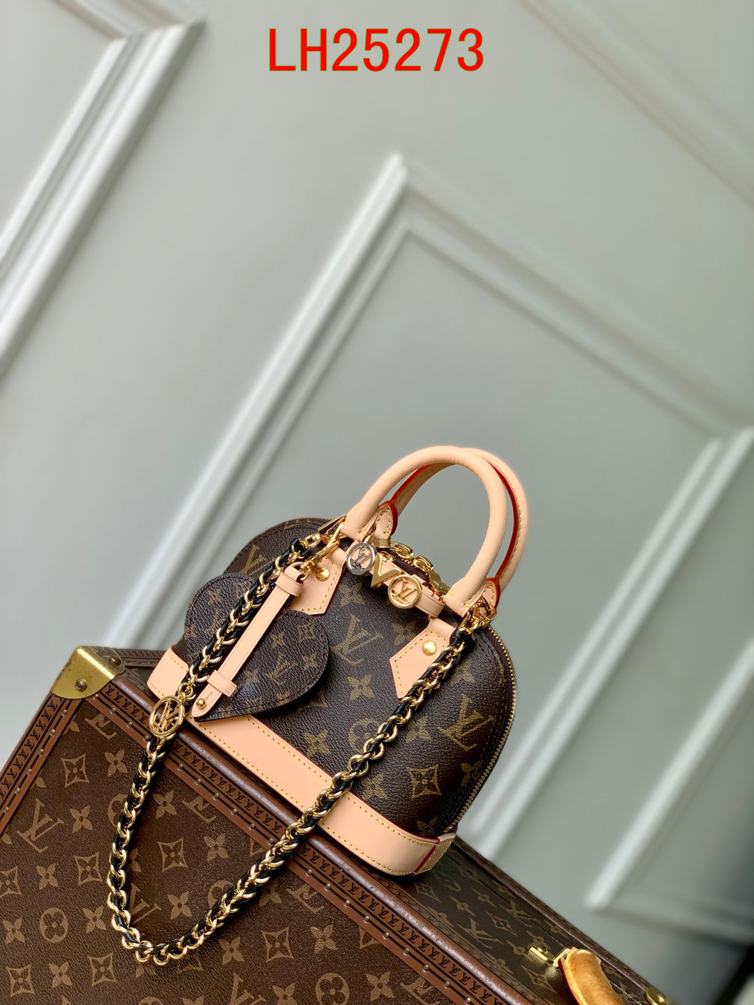 Louis Vuitton Alma Nano bag
