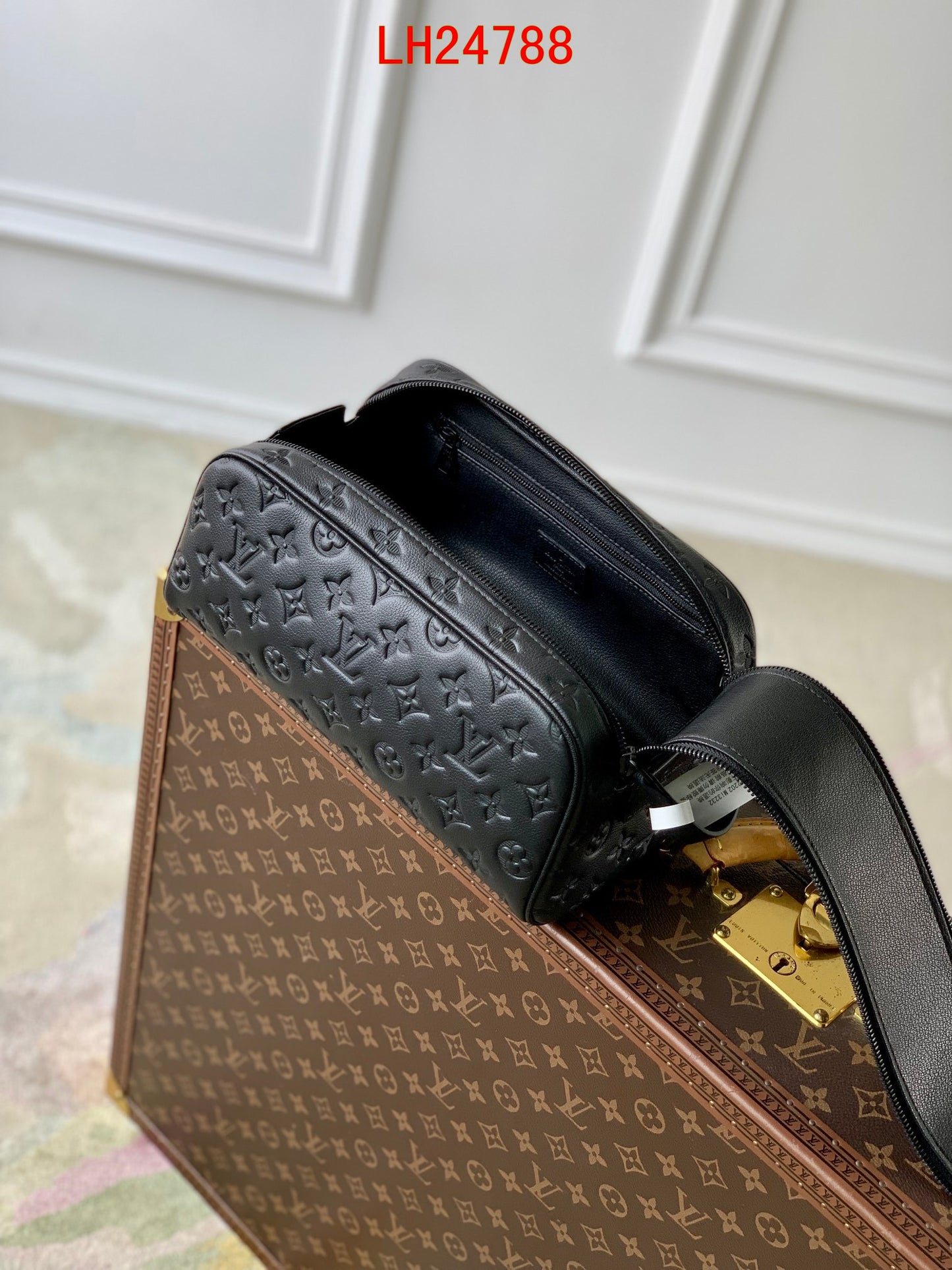 Louis Vuitton Dopp Kit empreinte