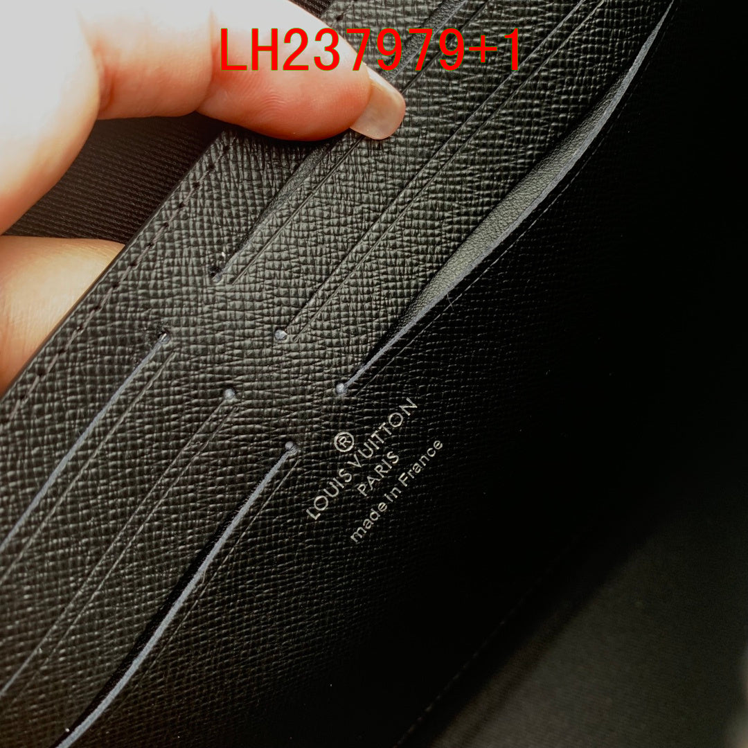 Louis Vuitton Pochette Voyage