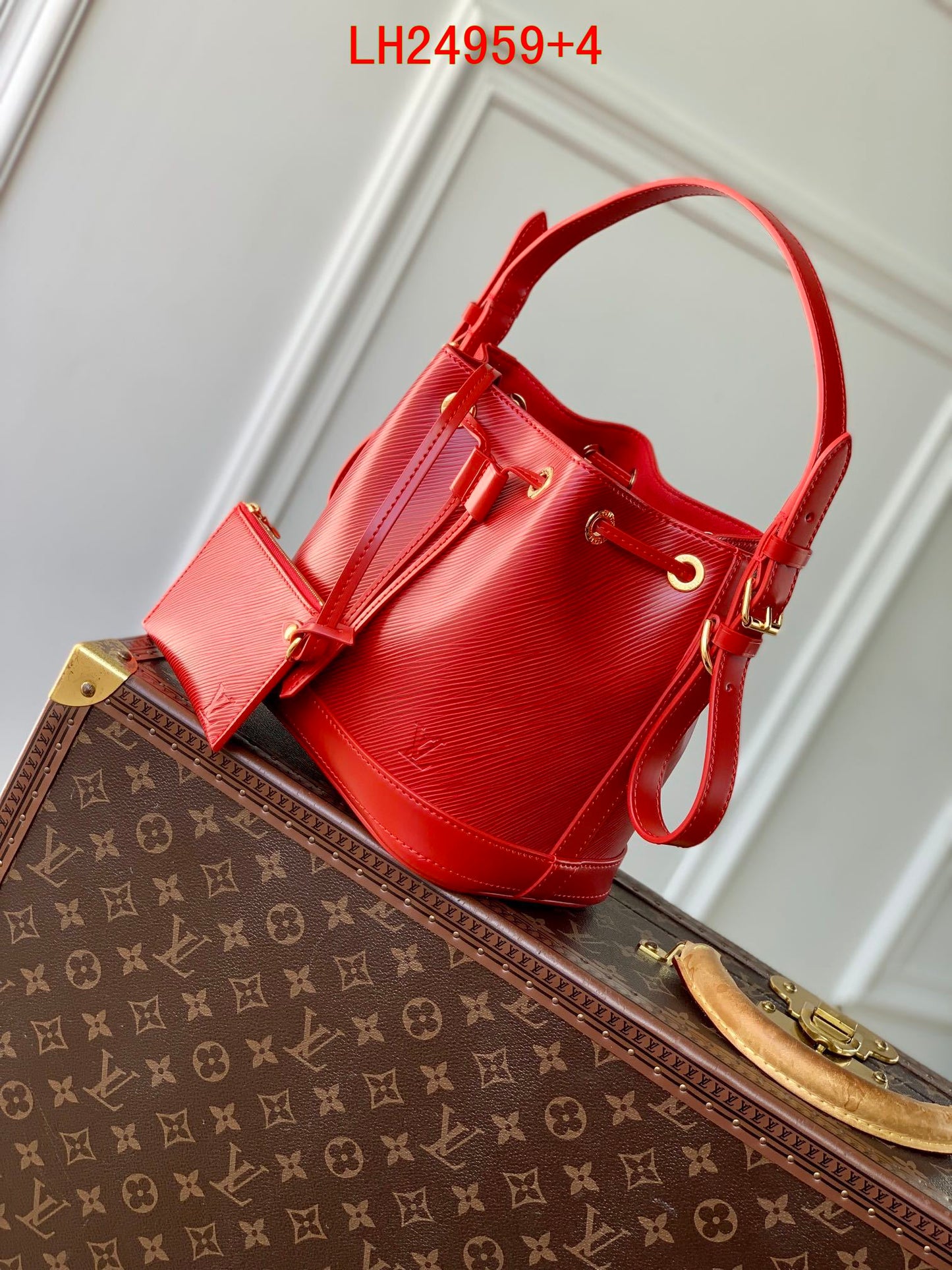 Louis Vuitton Noe Epi leather bag
