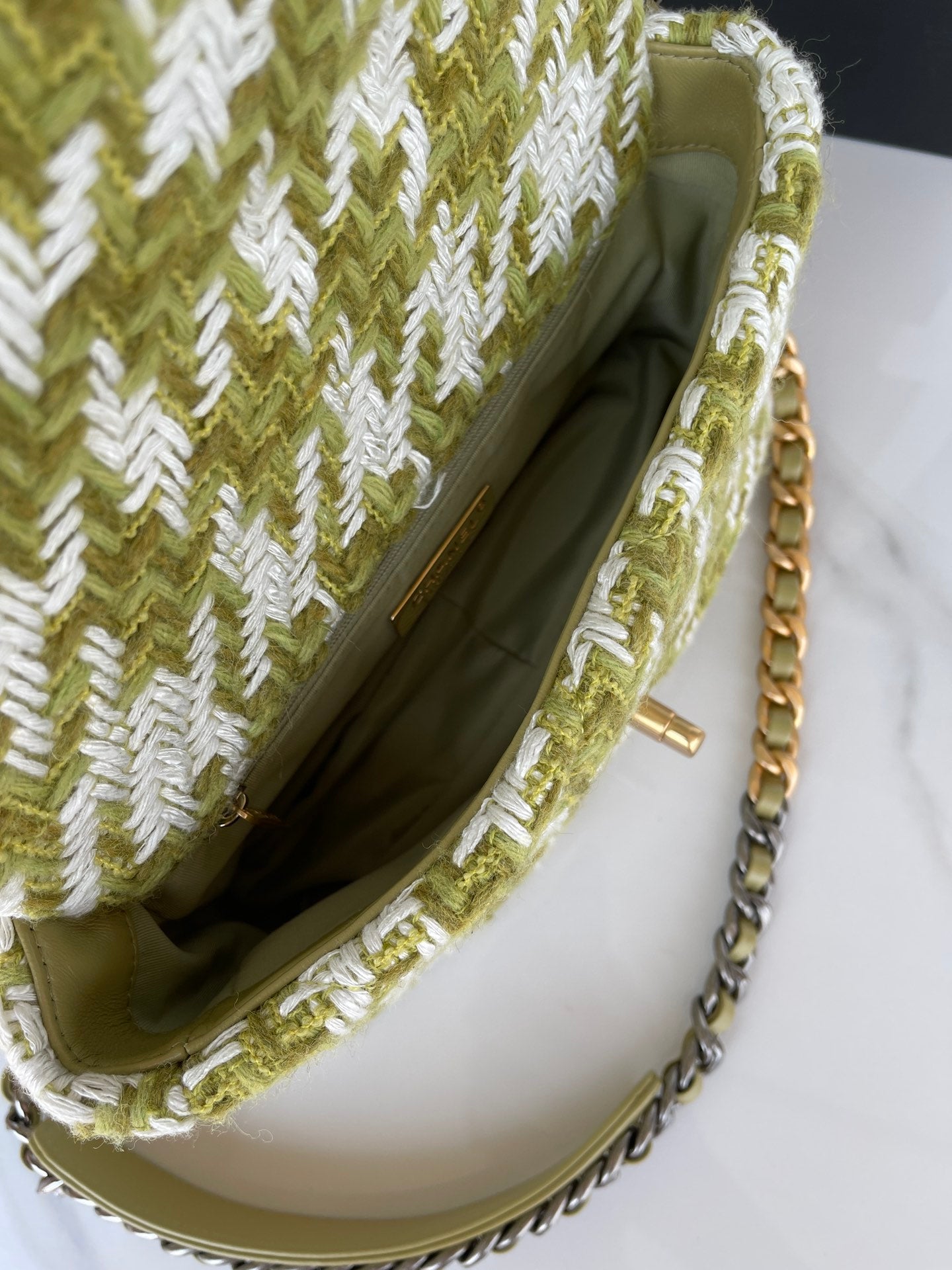Chanel 19 Tweed bag