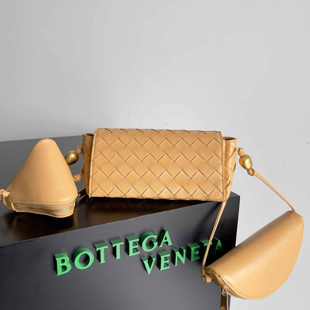 Bottega Veneta Pouch On strap