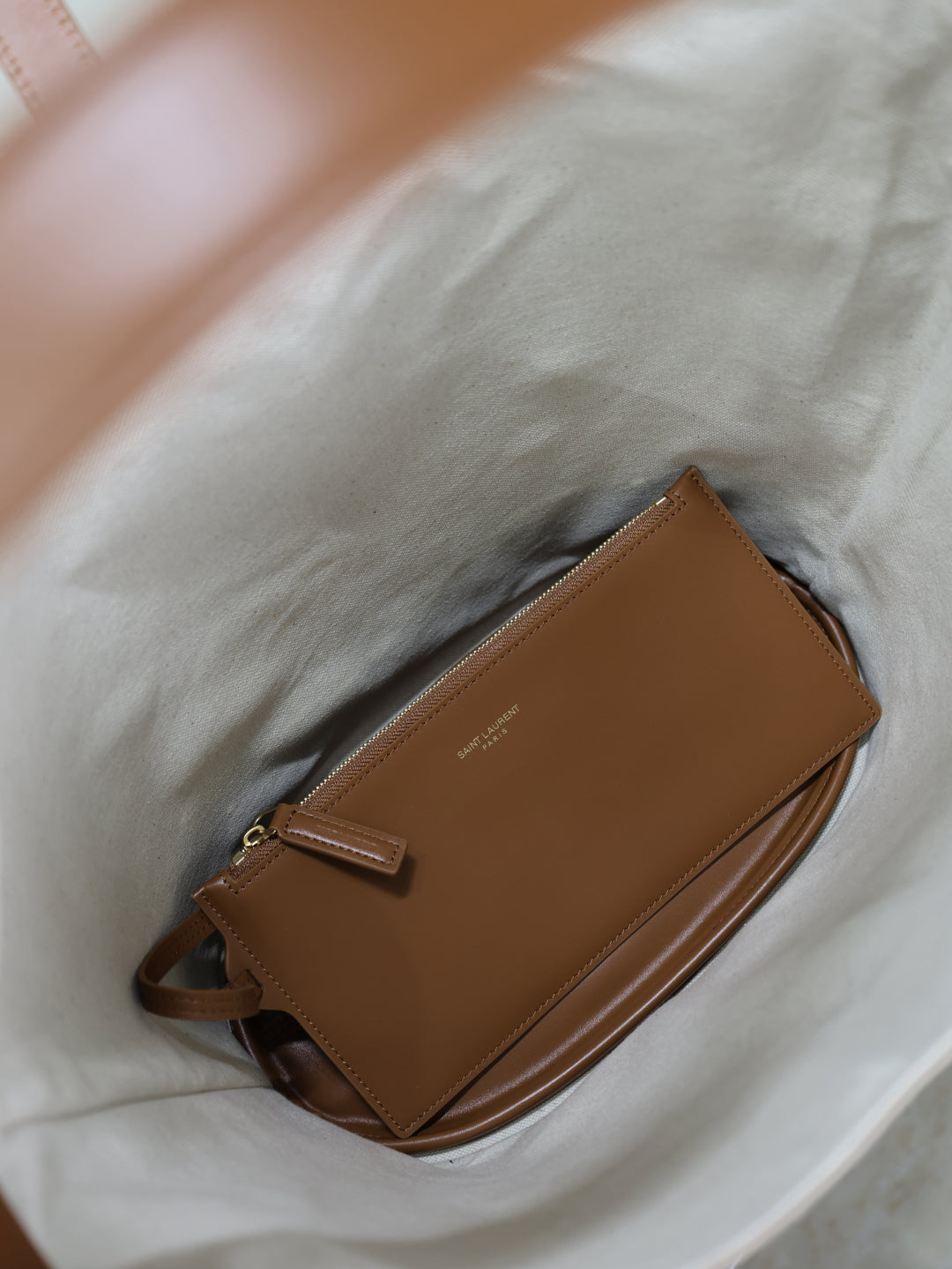 YSL LE 5À7 Canvas
