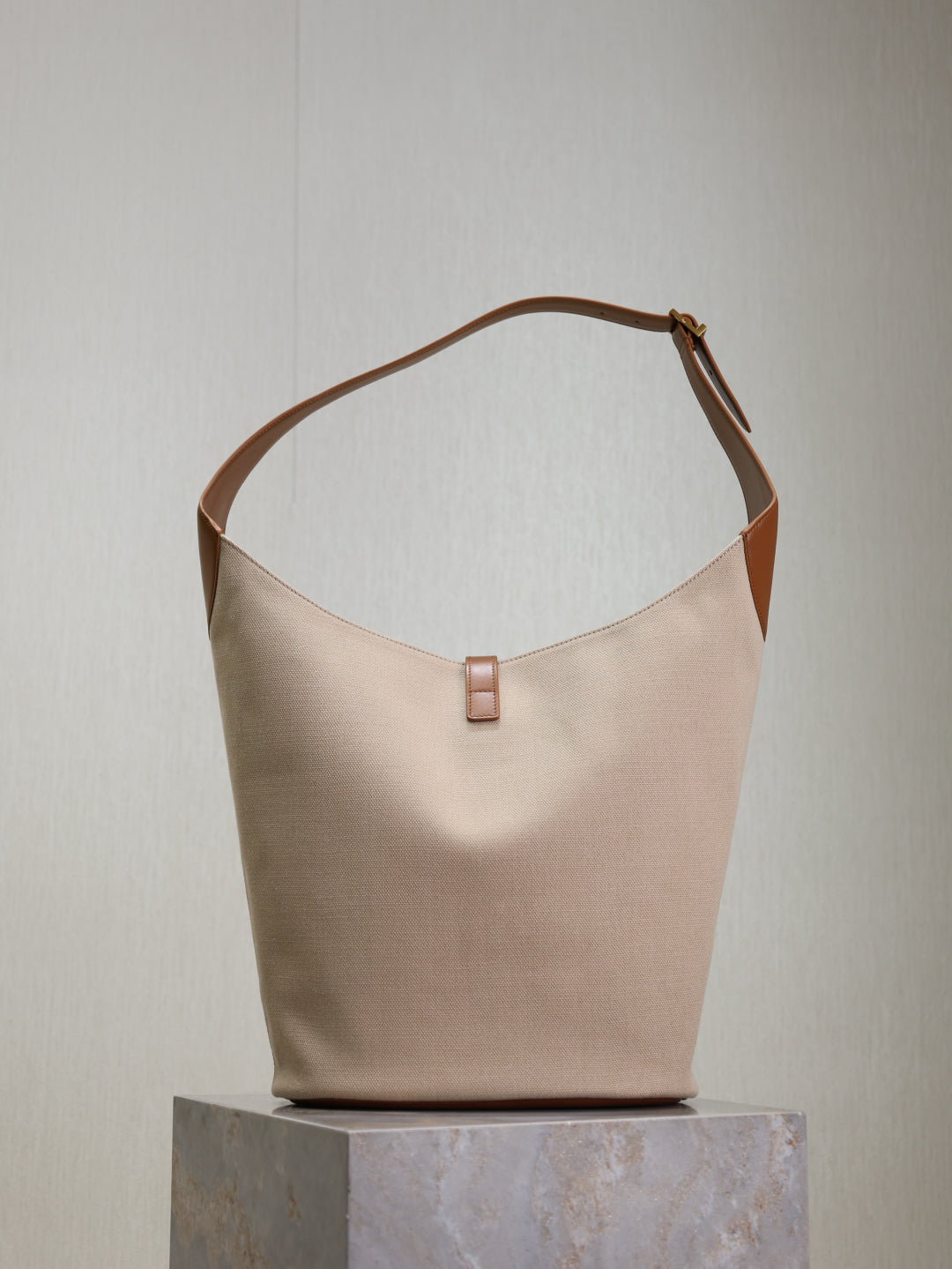 YSL LE 5À7 Canvas