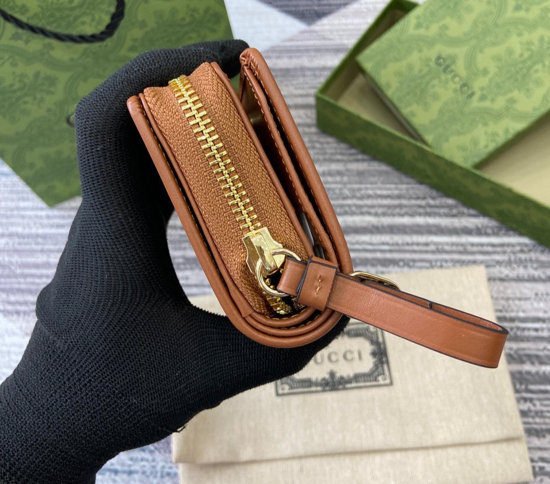 Gucci GG Emblem zip mini wallet