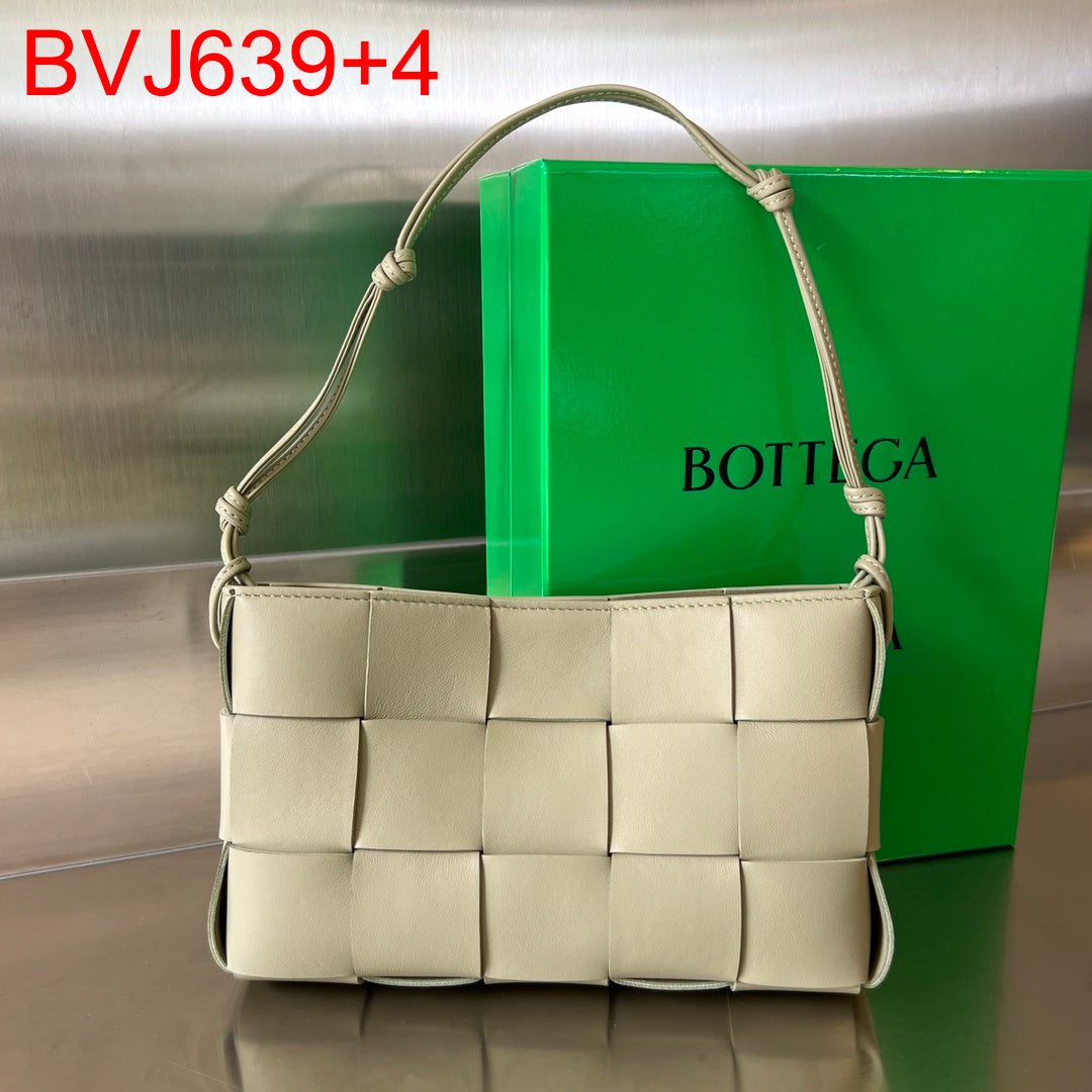 Bottega Veneta Cassette Pouch On Strap
