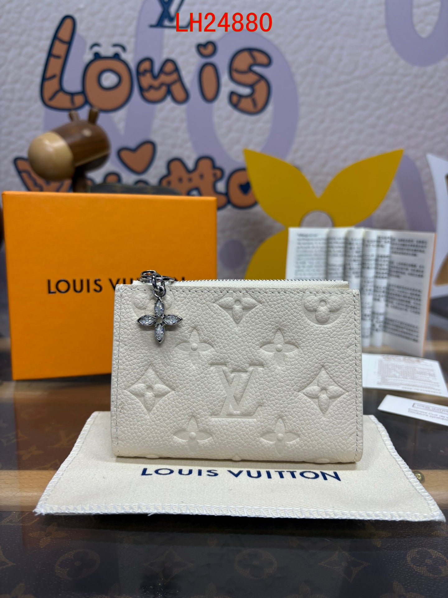 Louis Vuitton Lisa Wallet Ski collection