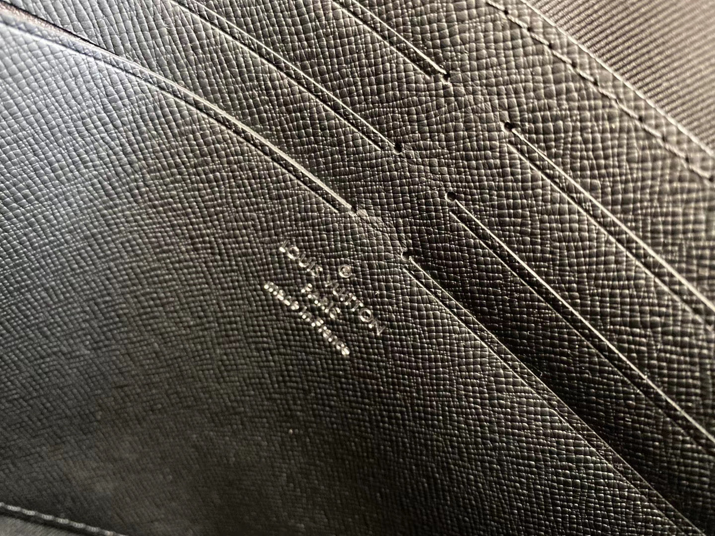 Louis Vuitton POCHETTE VOYAGE MM