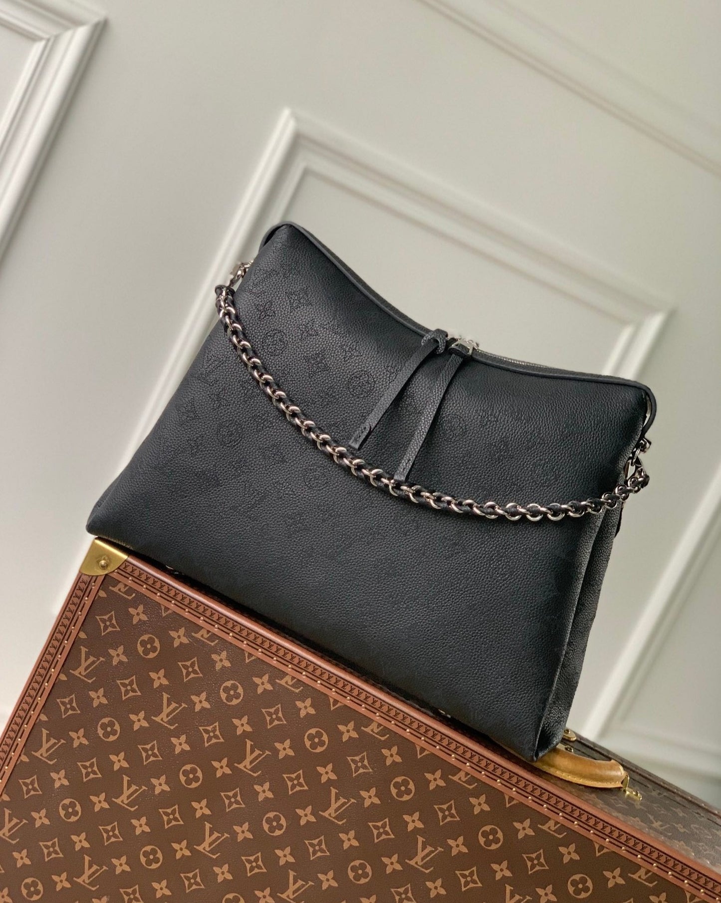 Louis Vuitton Hand It All