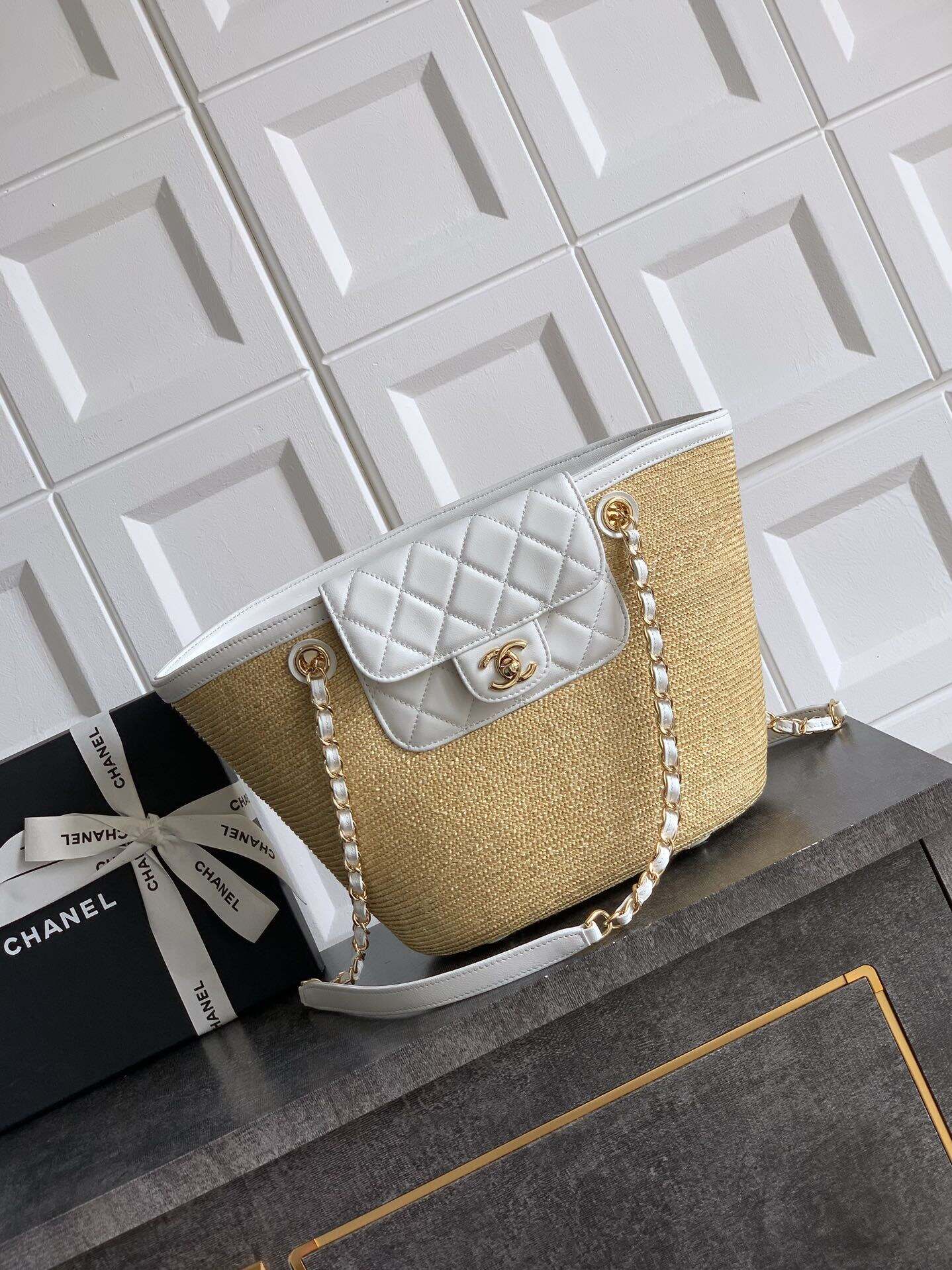 Chanel Tote Straw bag