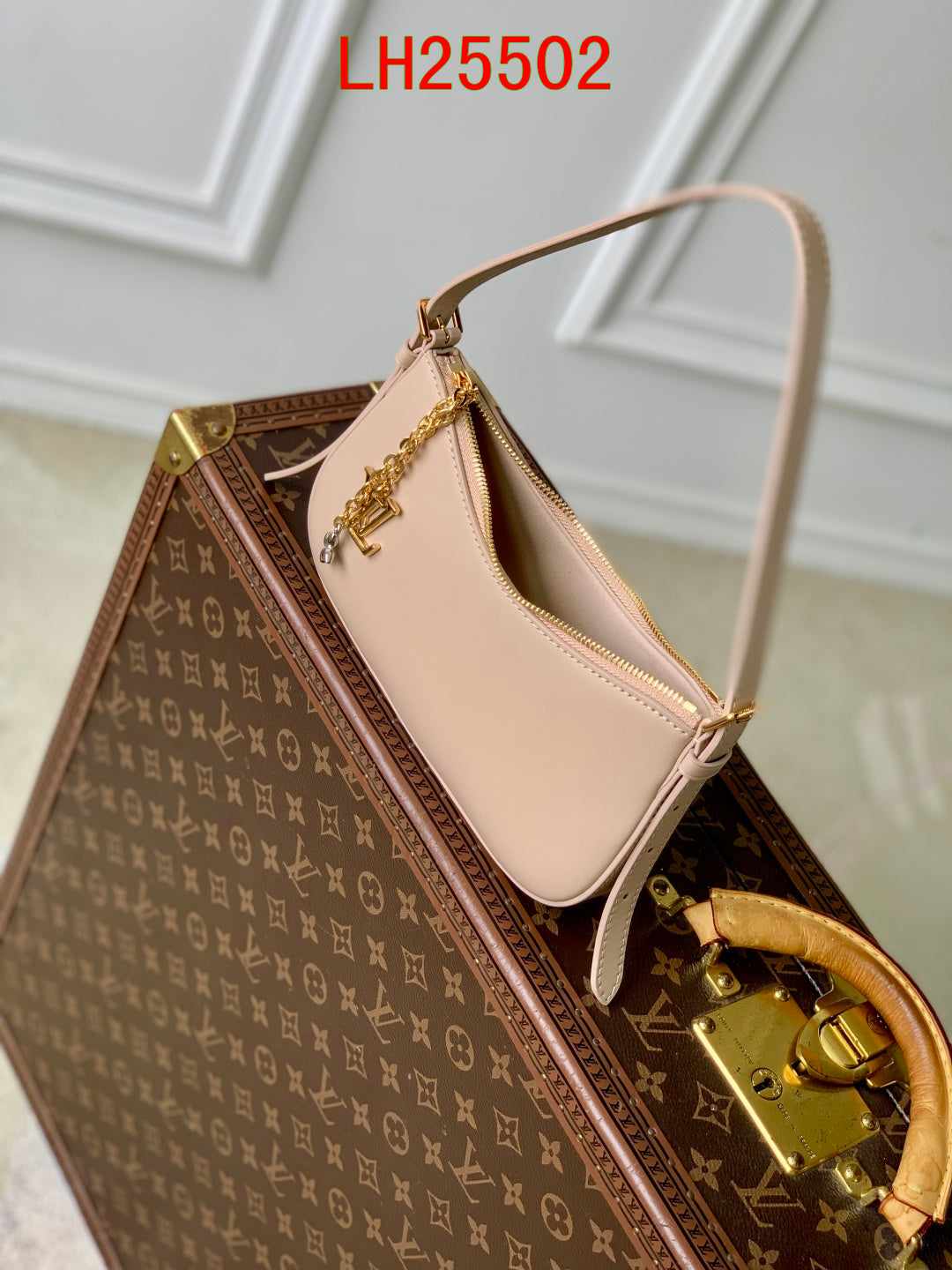 Louis Vuitton Pochette LV Bloom