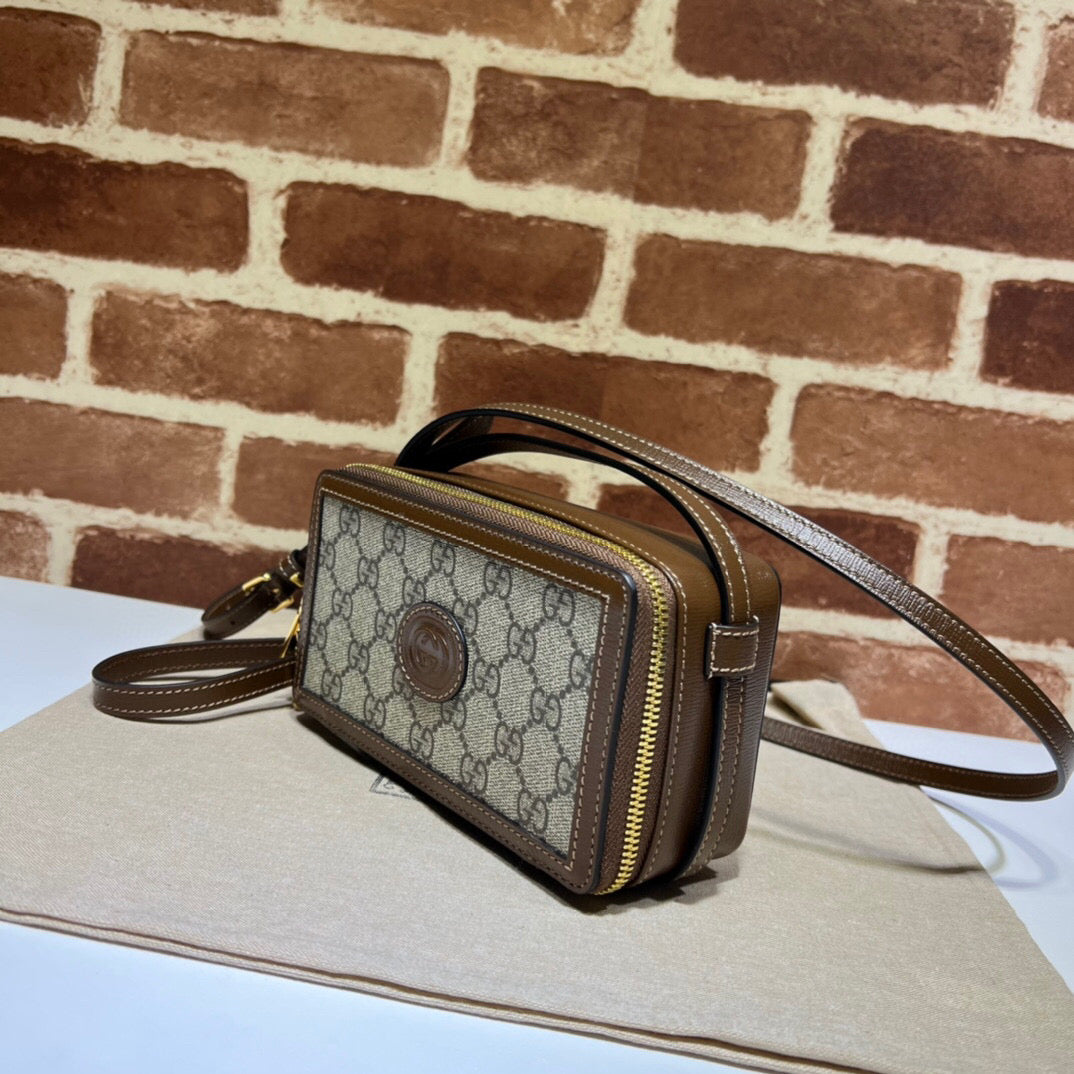 Gucci Mini bag with Interlocking G in GG Supreme
