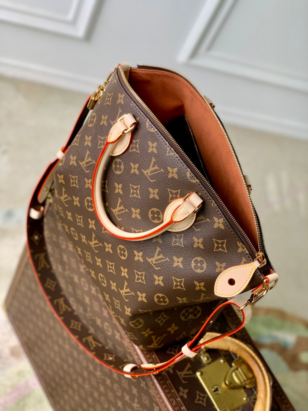 Louis Vuitton Neo Lockit MM