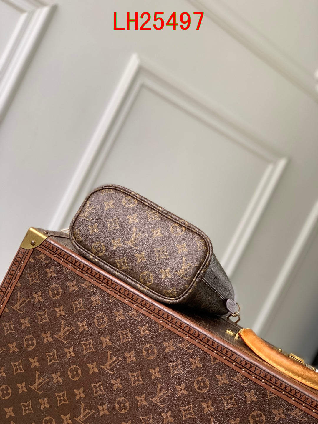 Louis Vuitton Neverfull Bandoulière Inside Out BB