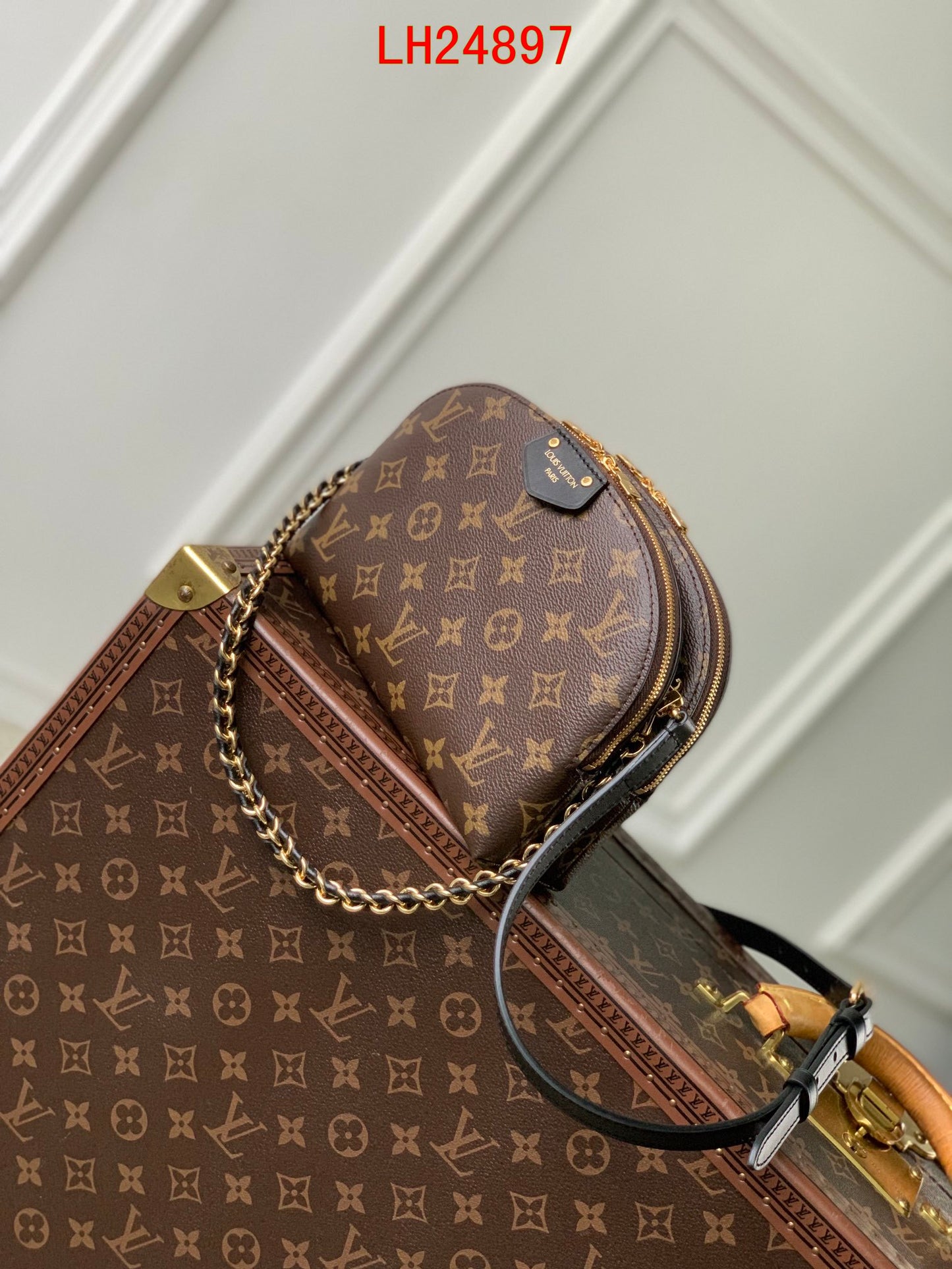 Louis Vuitton Be Alma bag